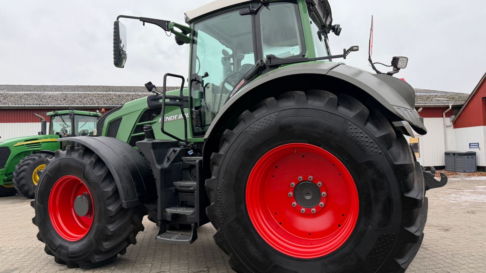 Traktor van het type Fendt 828 Vario SCR Profi Plus  MED NÆSTEN NYE DÆK!, Gebrauchtmaschine in Nørager (Foto 5)