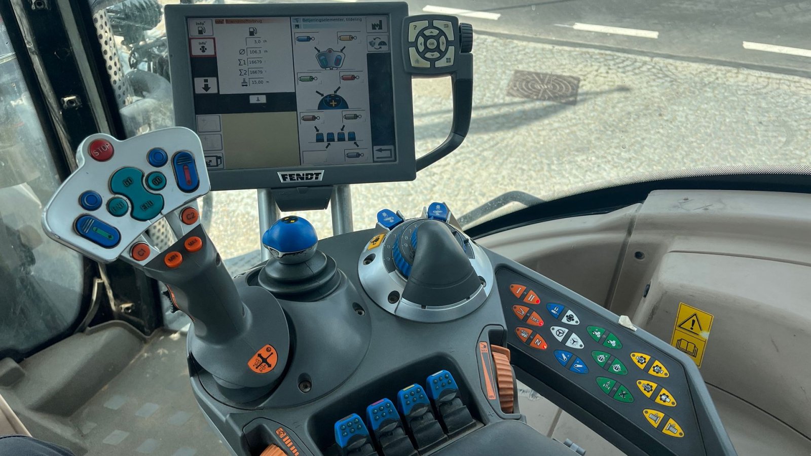 Traktor типа Fendt 828 Vario SCR Profi Plus, Gebrauchtmaschine в Rødekro (Фотография 9)