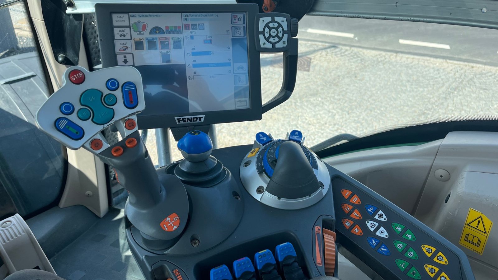 Traktor of the type Fendt 828 Vario SCR Profi Plus, Gebrauchtmaschine in Rødekro (Picture 7)