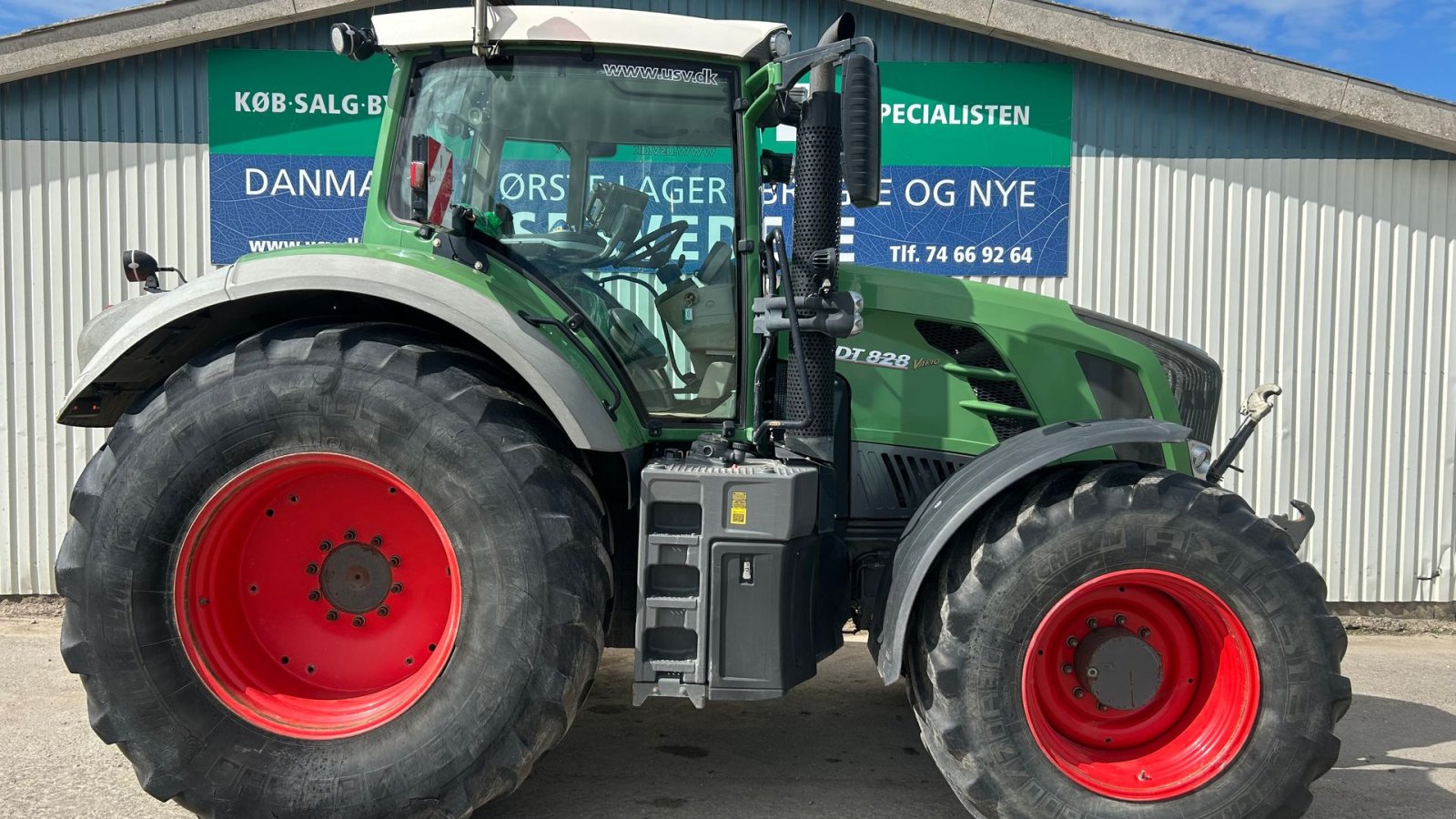 Traktor of the type Fendt 828 Vario SCR Profi Plus, Gebrauchtmaschine in Rødekro (Picture 3)
