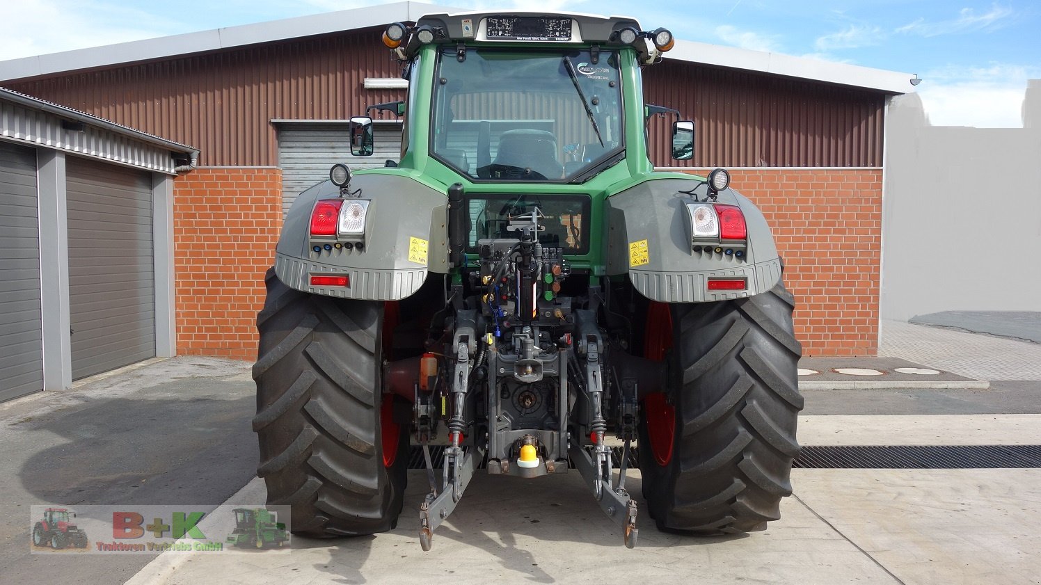 Traktor des Typs Fendt 828 Vario SCR Profi, Gebrauchtmaschine in Kettenkamp (Bild 7)