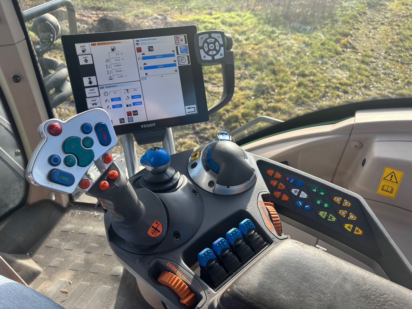 Traktor tip Fendt 828 Vario SCR ProfiPlus, Gebrauchtmaschine in Petersberg (Poză 9)