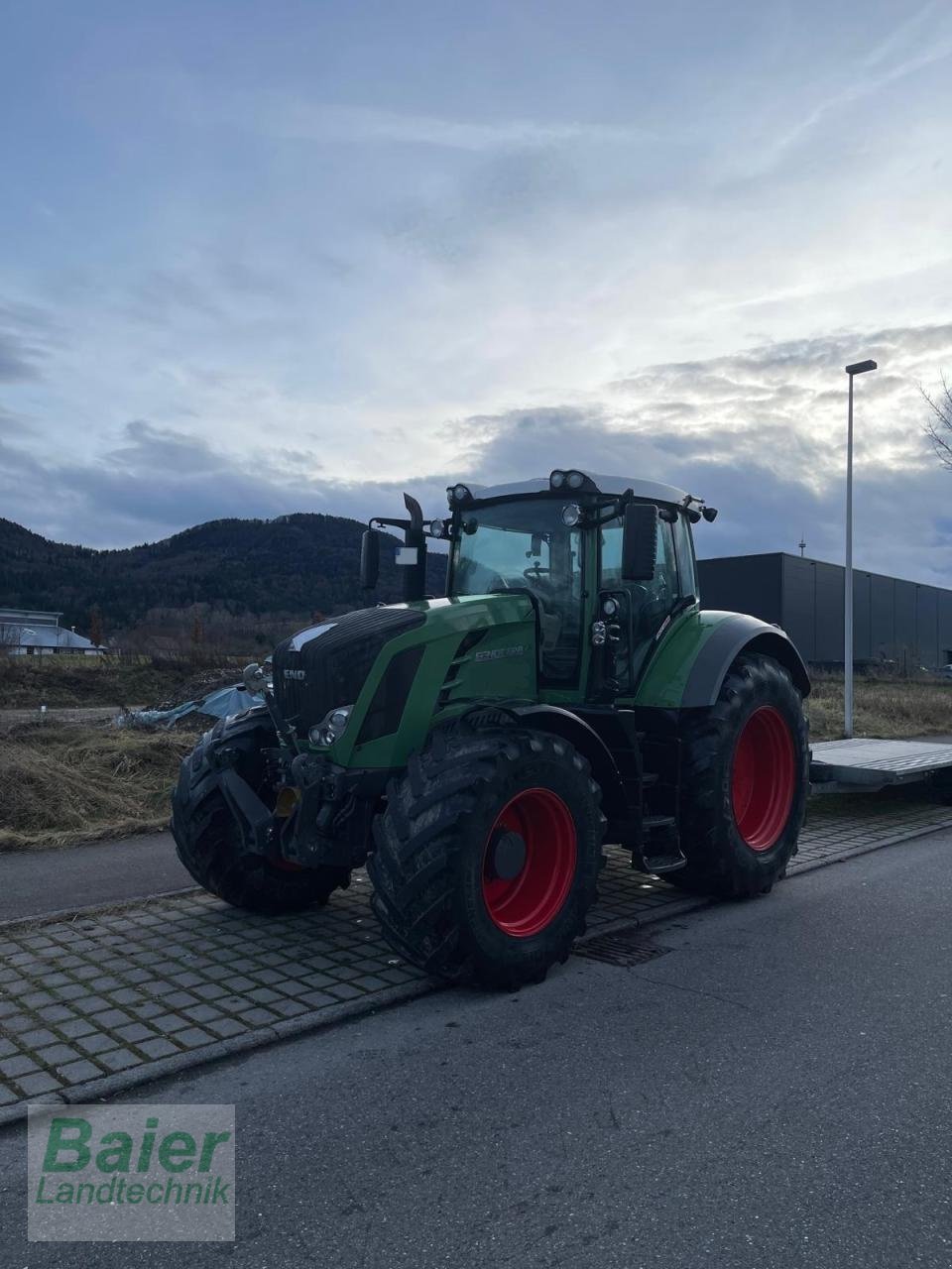 Traktor van het type Fendt 828 Vario, Gebrauchtmaschine in OBERNDORF-HOCHMOESSINGEN (Foto 2)