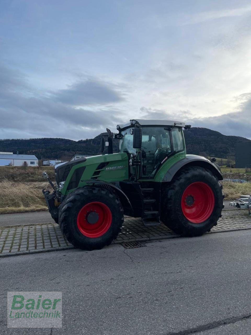 Traktor van het type Fendt 828 Vario, Gebrauchtmaschine in OBERNDORF-HOCHMOESSINGEN (Foto 3)