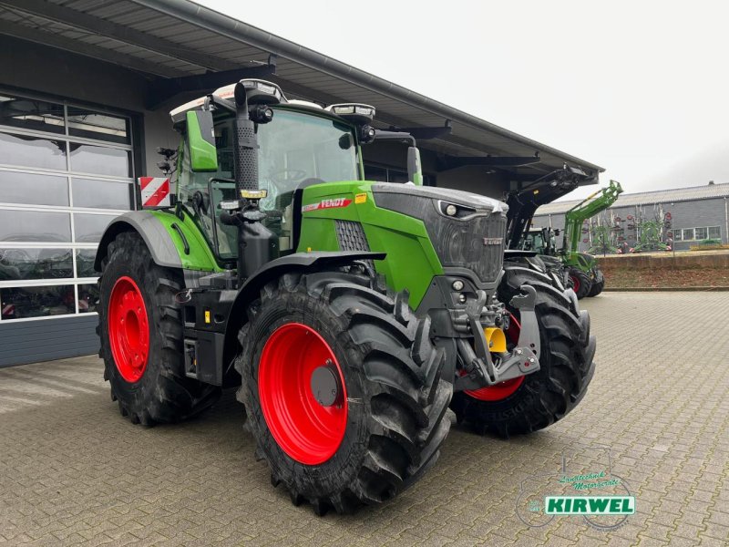 Traktor des Typs Fendt 832 Vario Gen4, Neumaschine in Blankenheim (Bild 1)