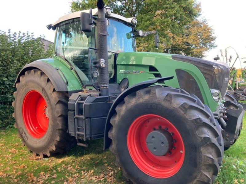 Traktor des Typs Fendt 927 COM3, Gebrauchtmaschine in Gnutz (Bild 1)