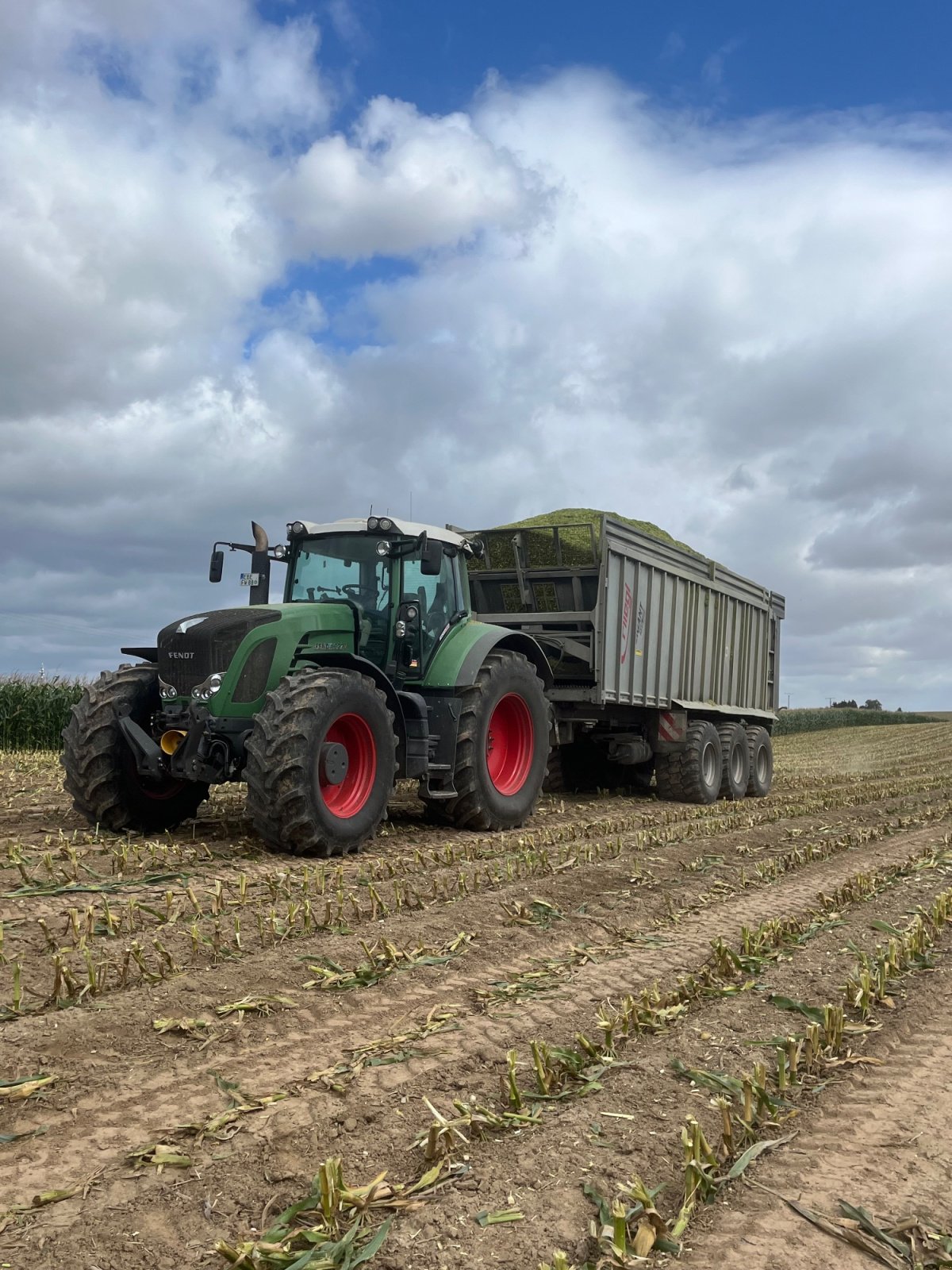 Traktor des Typs Fendt 927 Vario ProfiPlus, Gebrauchtmaschine in poing (Bild 1)