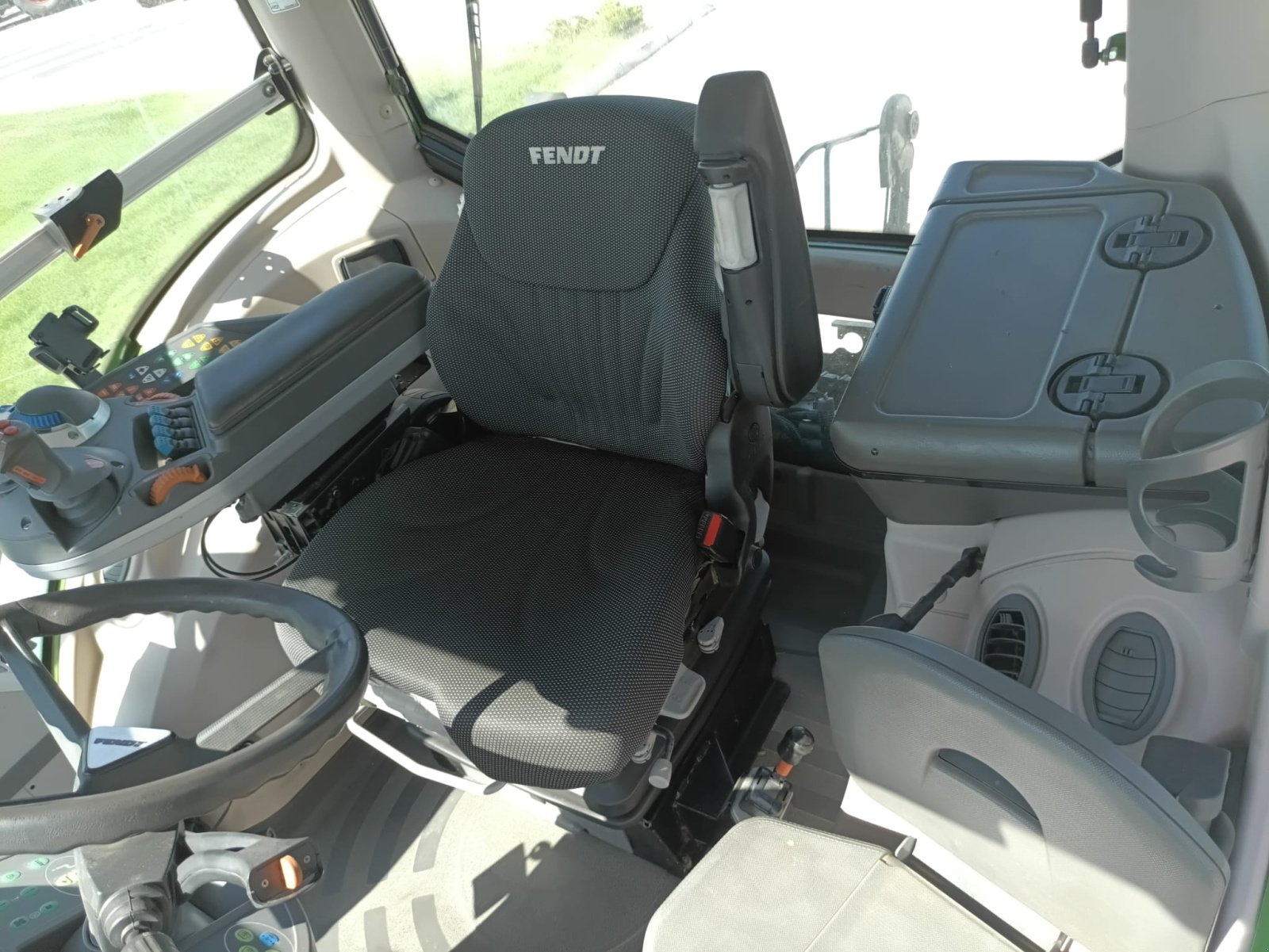 Traktor of the type Fendt 927 Vario S4 Profi plus, Gebrauchtmaschine in Orţişoara (Picture 8)