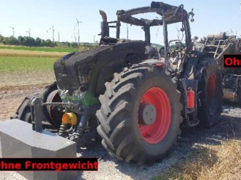 Traktor des Typs Fendt 930 Brandschaden mit Frontzapfwelle, Gebrauchtmaschine in Honigsee (Bild 1)