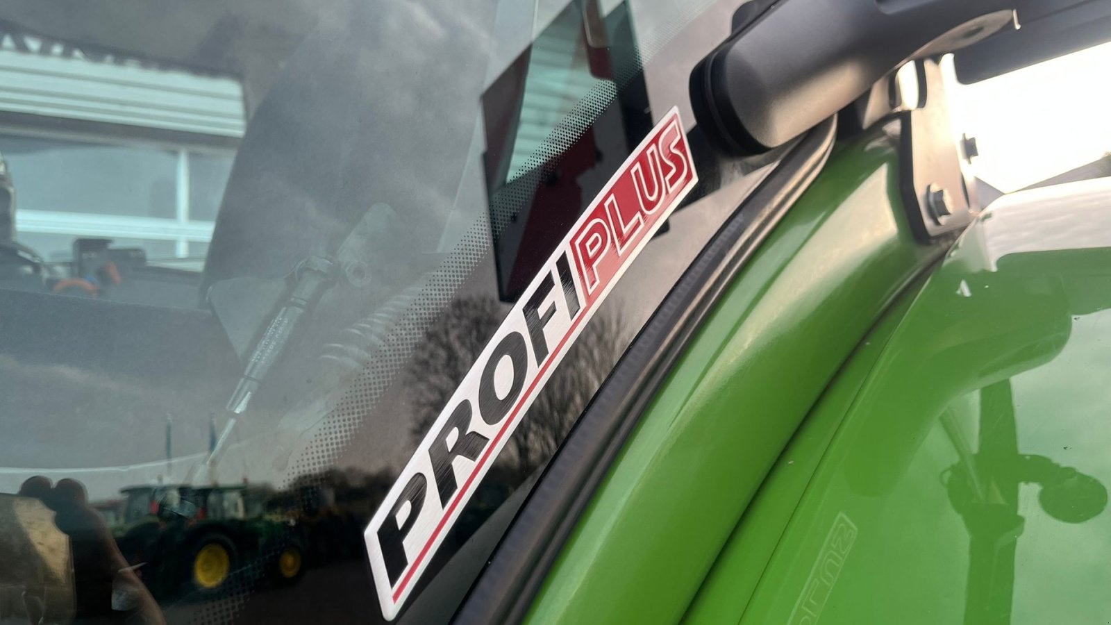 Traktor du type Fendt 933 Vario Profi Plus S4 med frontlift, Gebrauchtmaschine en Lintrup (Photo 8)