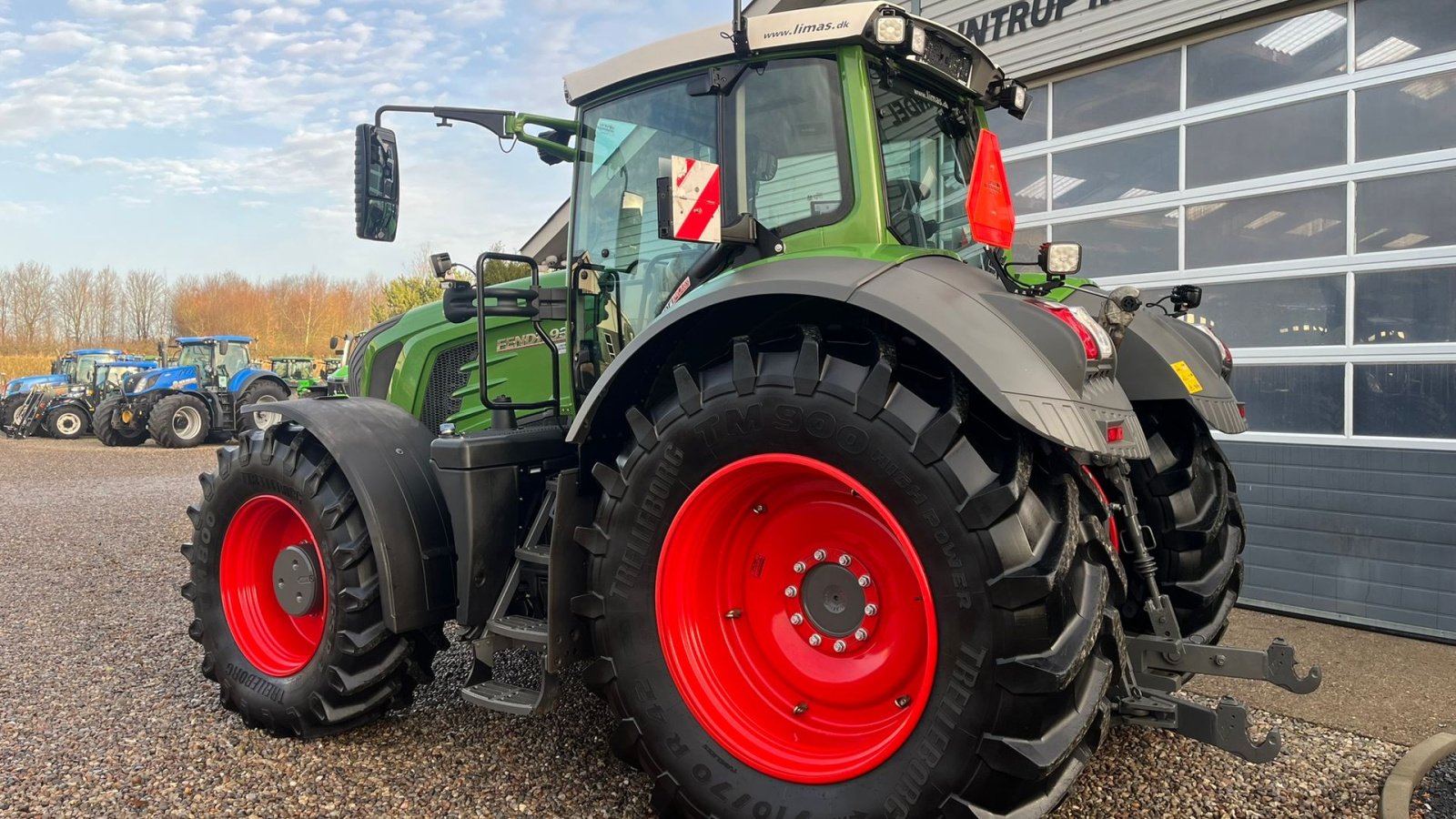 Traktor du type Fendt 933 Vario Profi Plus S4 med frontlift, Gebrauchtmaschine en Lintrup (Photo 3)