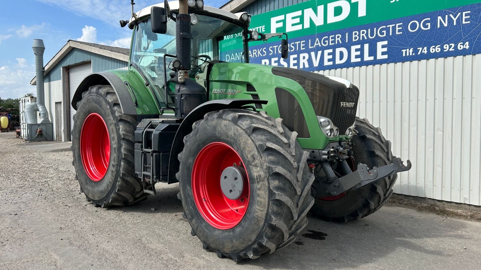 Traktor of the type Fendt 933 Vario Profi SCR, Gebrauchtmaschine in Rødekro (Picture 5)