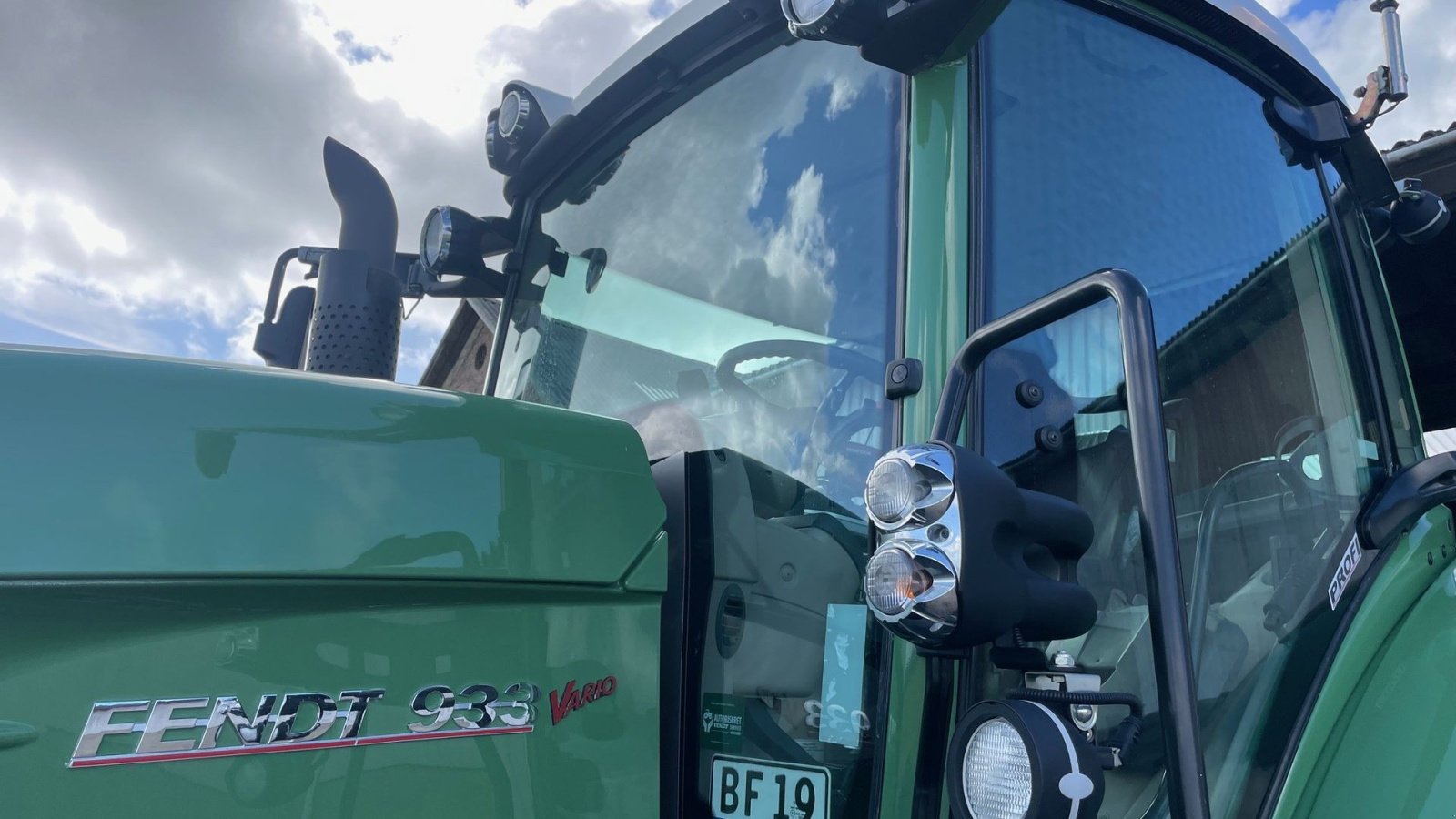 Traktor of the type Fendt 933 Vario Profi, Gebrauchtmaschine in Grindsted (Picture 7)