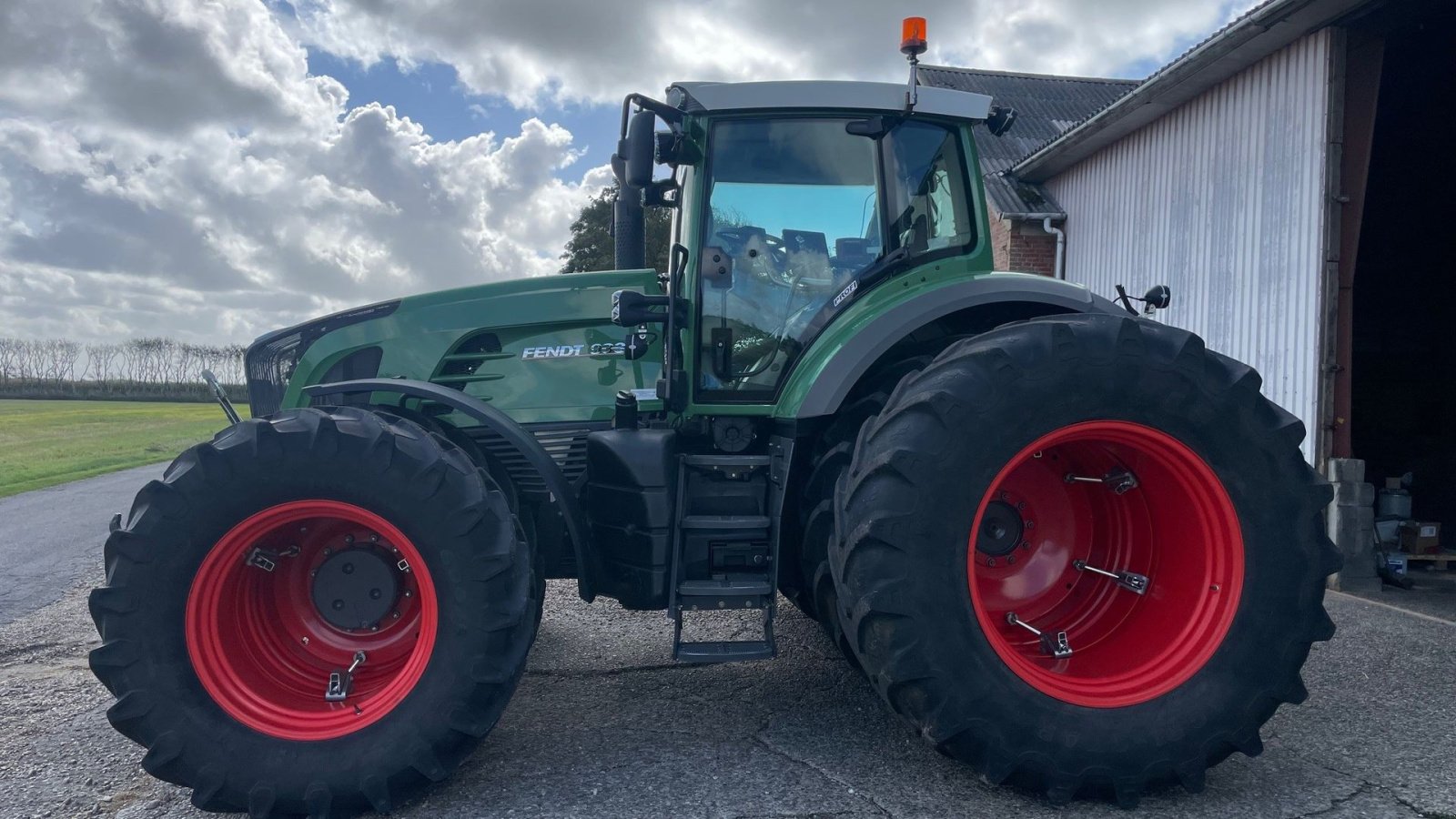 Traktor of the type Fendt 933 Vario Profi, Gebrauchtmaschine in Grindsted (Picture 2)