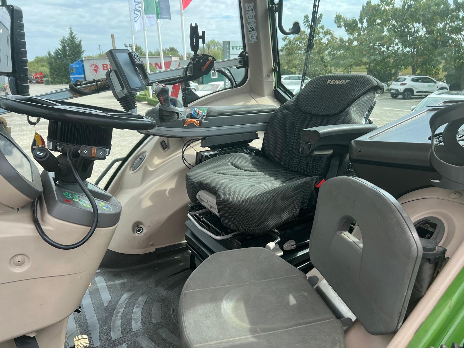 Traktor typu Fendt 933 Vario S4 Power, Gebrauchtmaschine v Orţişoara (Obrázek 8)