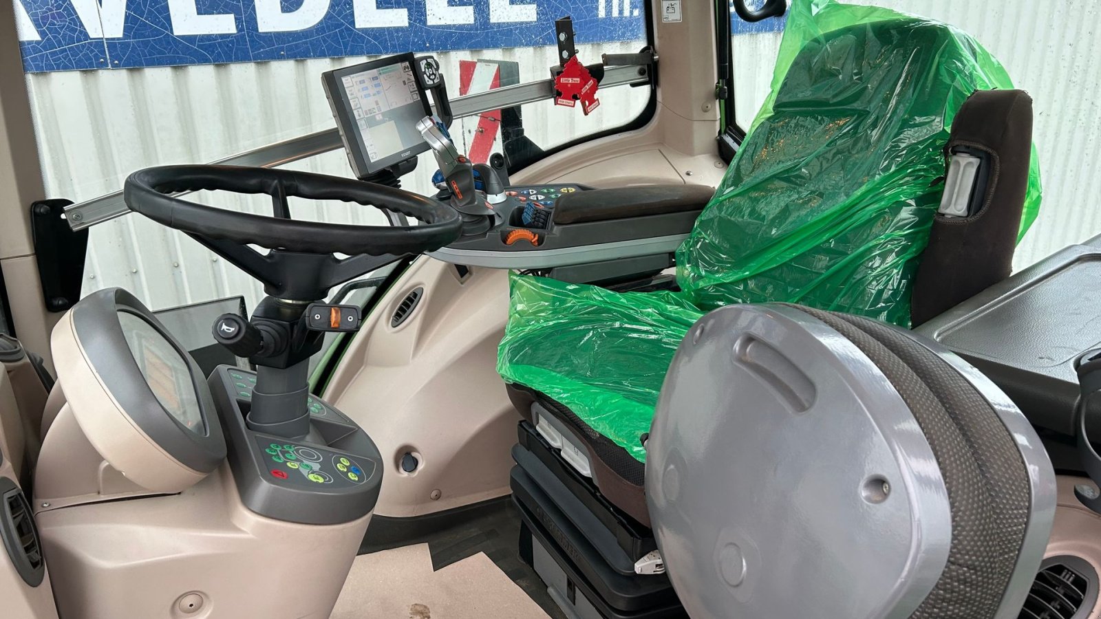 Traktor типа Fendt 933 Vario S4 Profi Plus Med Front PTO, Gebrauchtmaschine в Rødekro (Фотография 10)