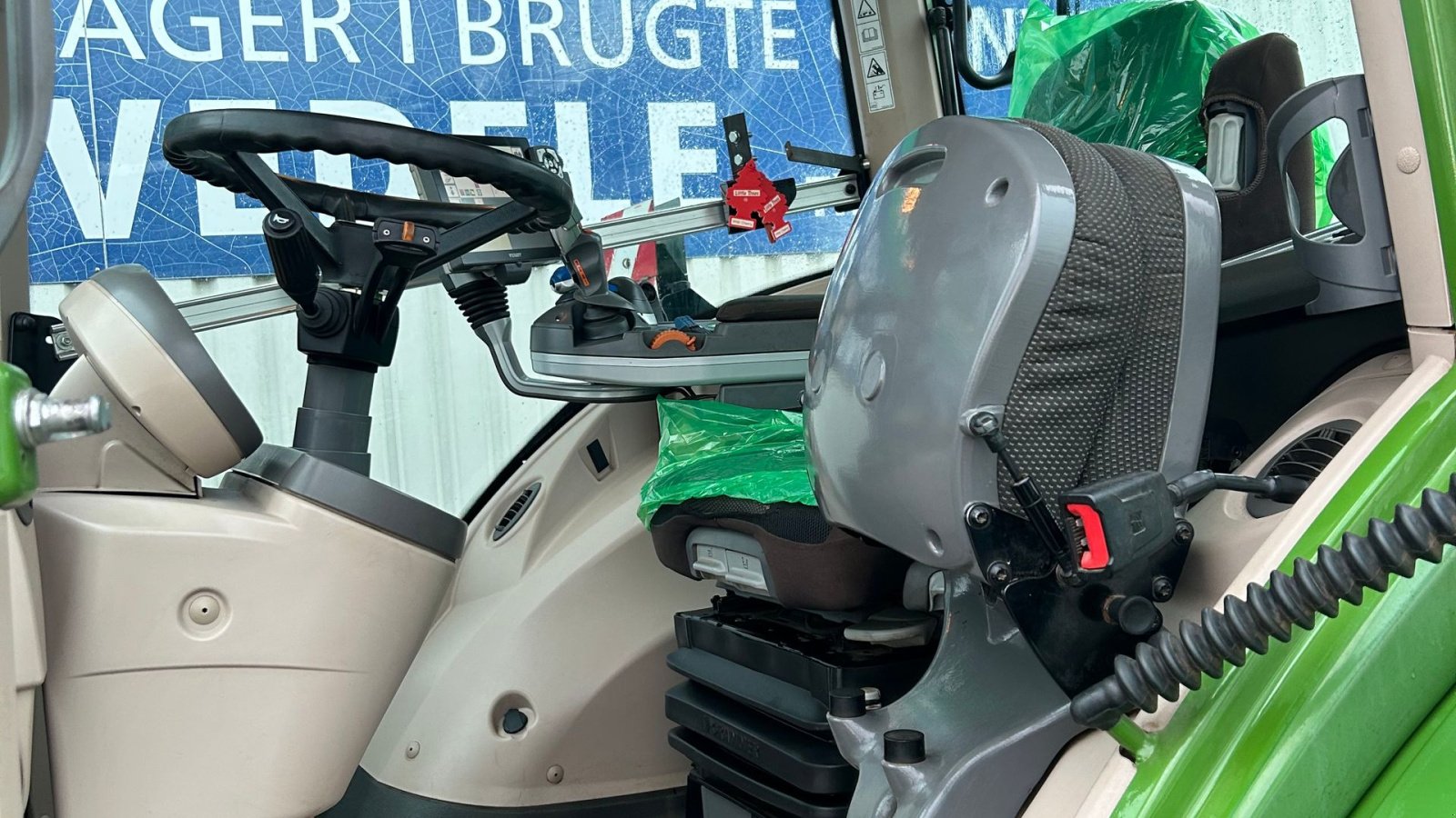 Traktor типа Fendt 933 Vario S4 Profi Plus Med Front PTO, Gebrauchtmaschine в Rødekro (Фотография 9)