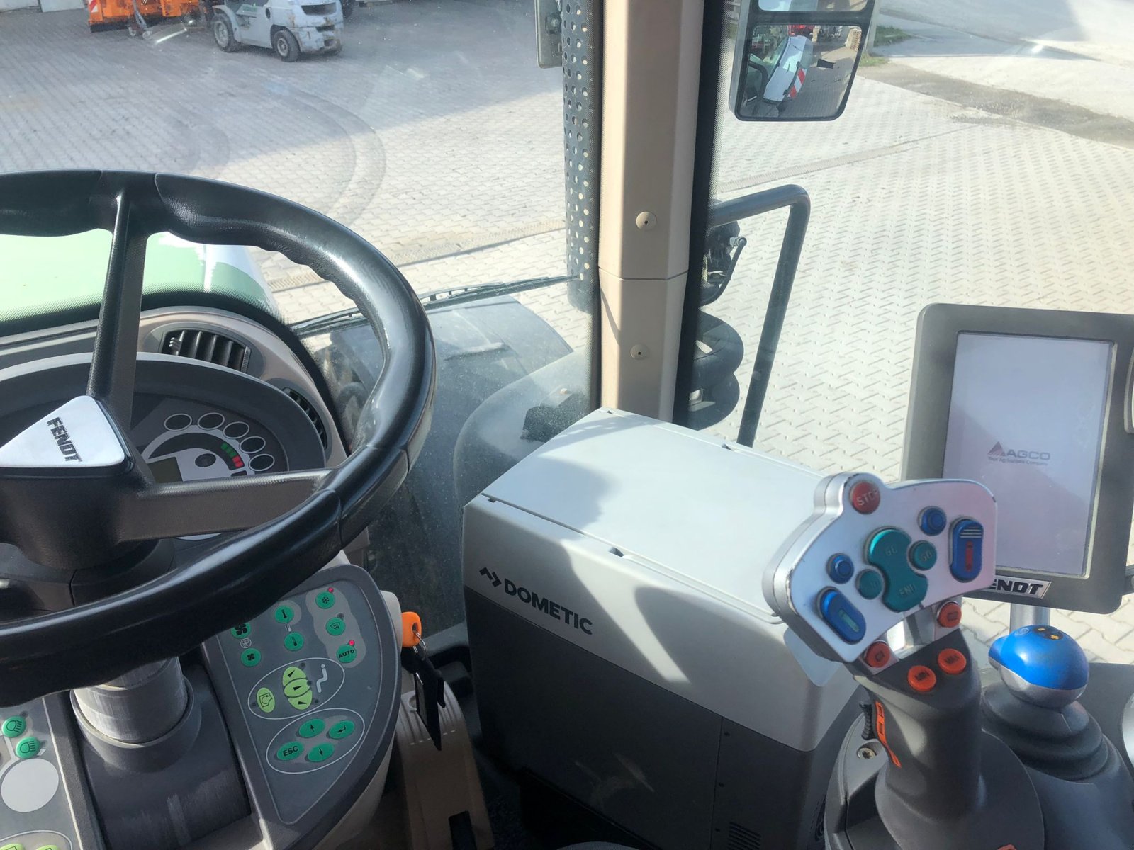 Traktor типа Fendt 933 Vario, Gebrauchtmaschine в Affing  (Фотография 2)