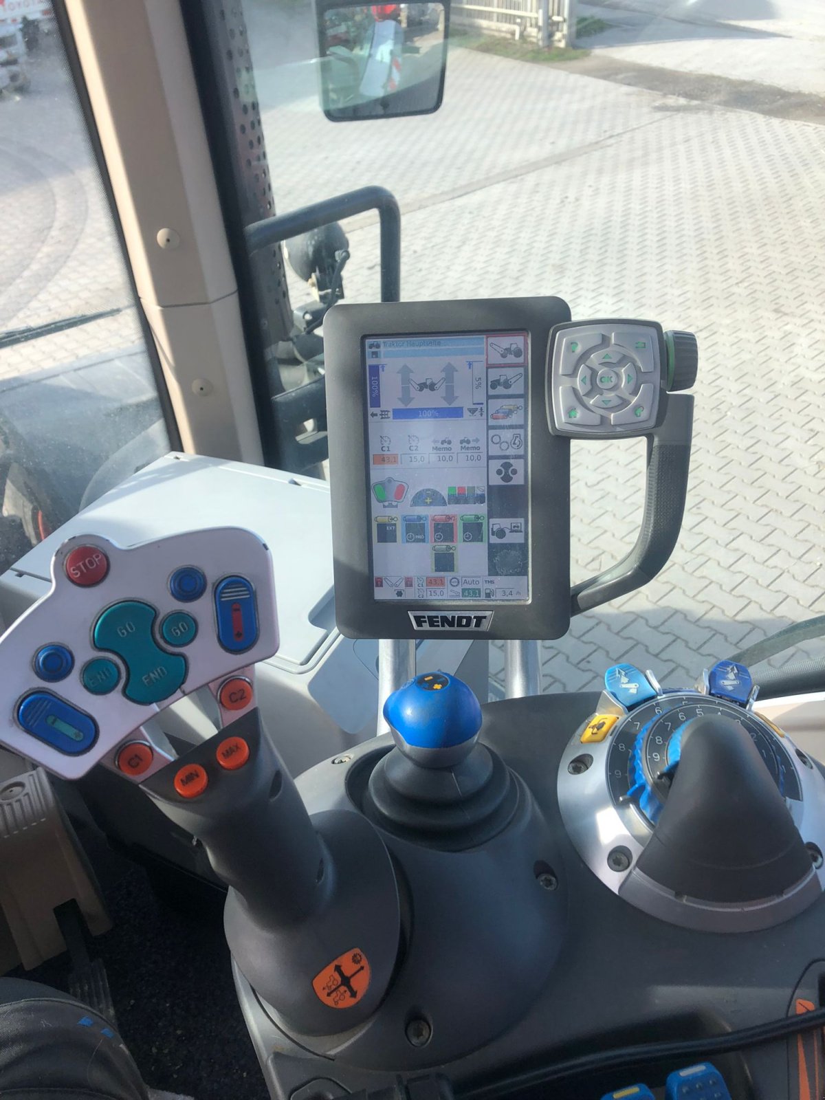 Traktor типа Fendt 933 Vario, Gebrauchtmaschine в Affing  (Фотография 3)