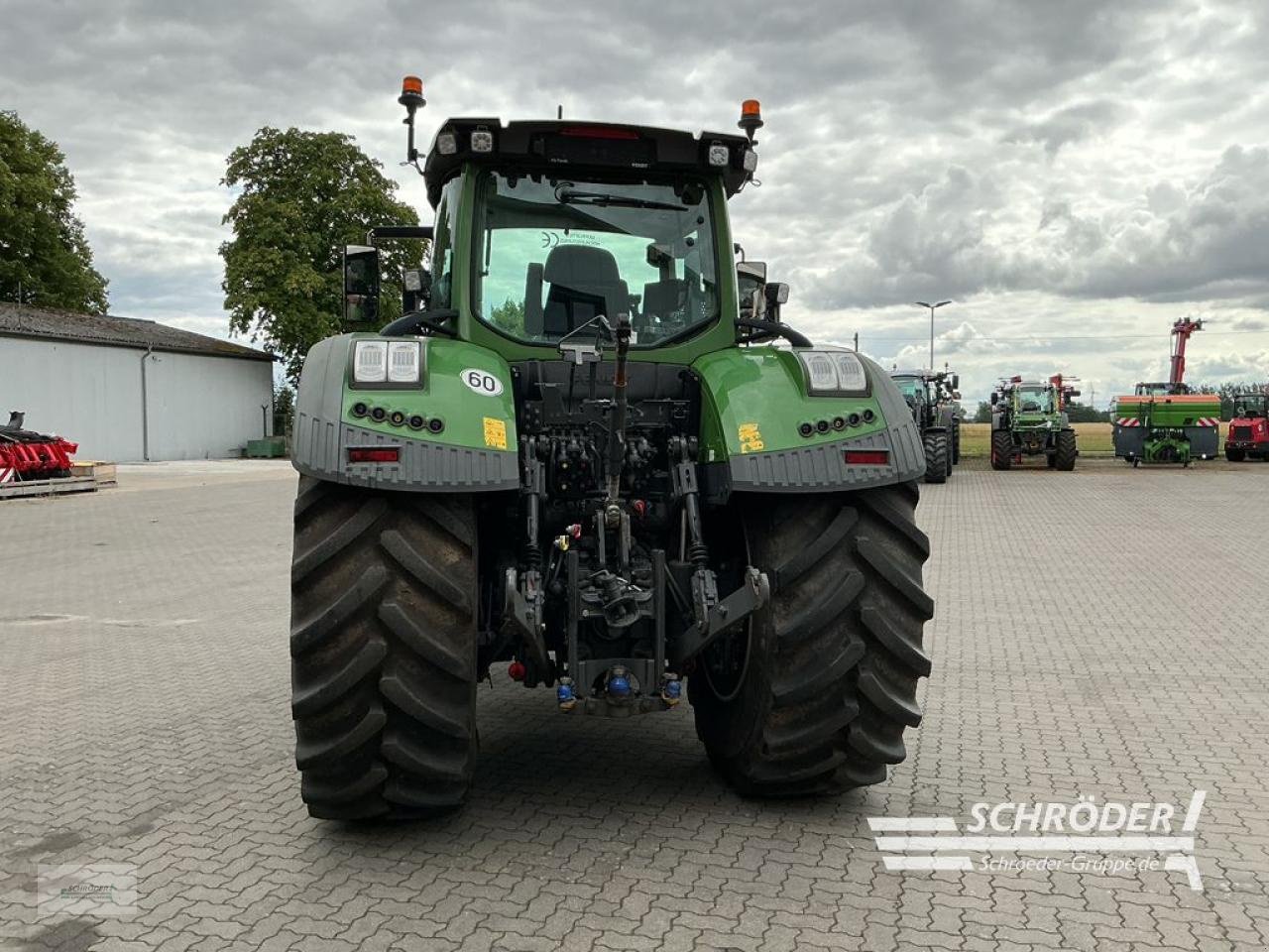 Traktor of the type Fendt 942 VARIO GEN6 PROFI PLUS, Gebrauchtmaschine in Friedland (Picture 10)