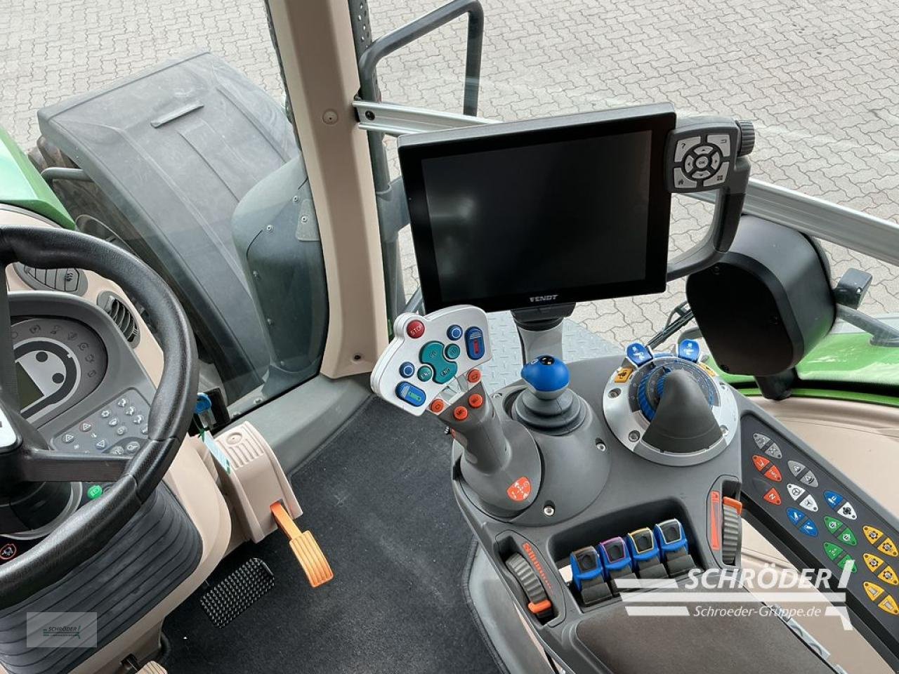 Traktor of the type Fendt 942 VARIO GEN6 PROFI PLUS, Gebrauchtmaschine in Friedland (Picture 26)