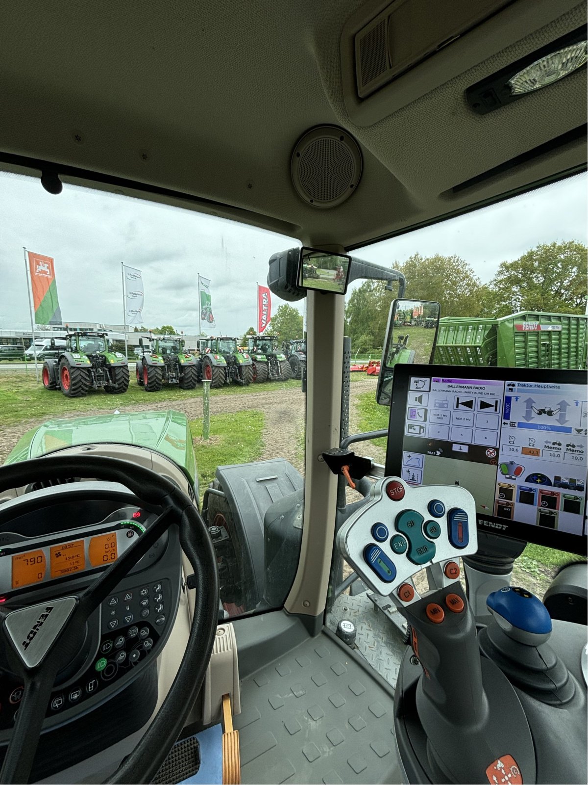 Traktor des Typs Fendt 942 Vario Gen6 ProfiPlus, Gebrauchtmaschine in Bützow (Bild 4)