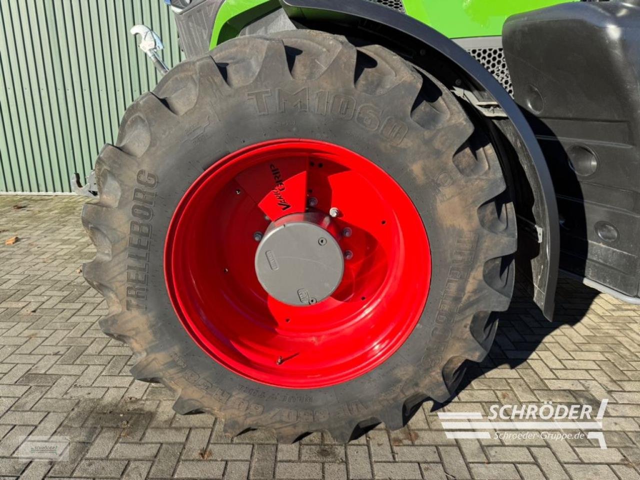 Traktor of the type Fendt 942 VARIO GEN7 PROFI PLUS, Neumaschine in Twistringen (Picture 16)