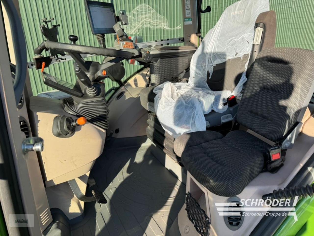 Traktor of the type Fendt 942 VARIO GEN7 PROFI PLUS, Neumaschine in Twistringen (Picture 18)