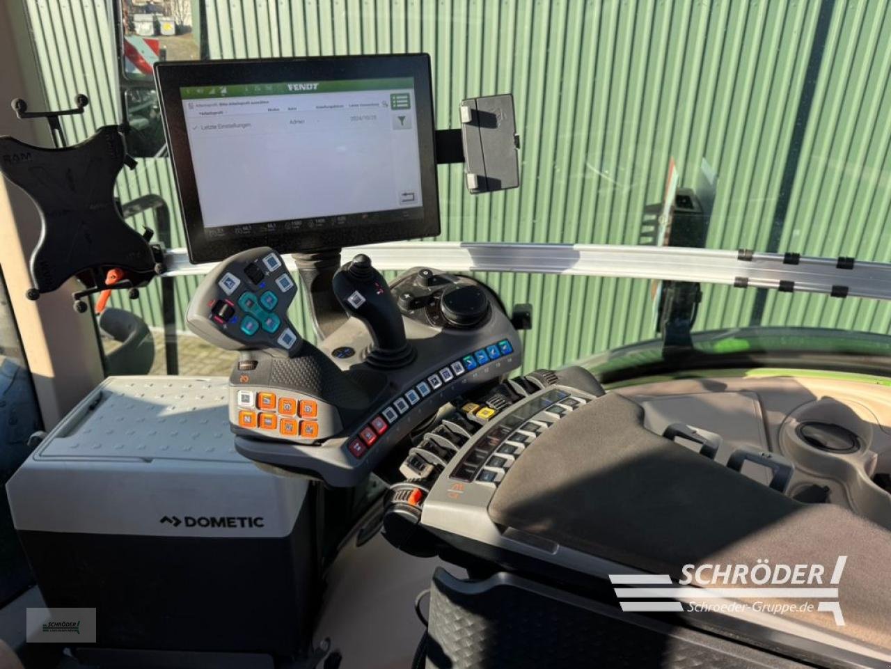 Traktor of the type Fendt 942 VARIO GEN7 PROFI PLUS, Neumaschine in Twistringen (Picture 21)