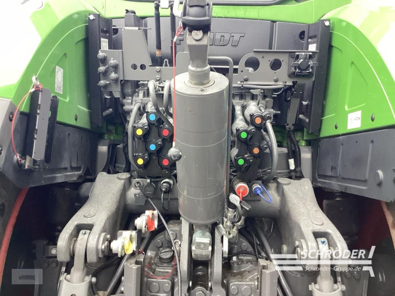 Traktor of the type Fendt 942 VARIO GEN7 PROFI PLUS, Neumaschine in Norden (Picture 10)