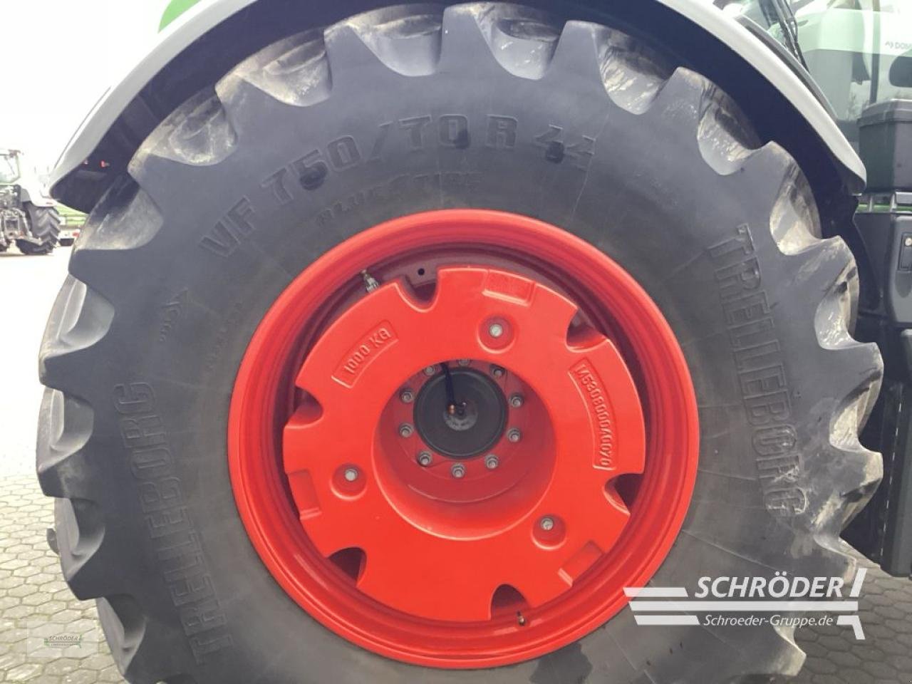 Traktor of the type Fendt 942 VARIO GEN7 PROFI PLUS, Neumaschine in Norden (Picture 12)