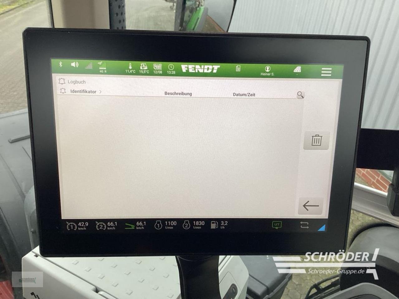 Traktor of the type Fendt 942 VARIO GEN7 PROFI PLUS, Neumaschine in Norden (Picture 19)