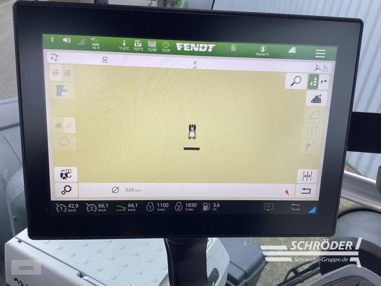 Traktor of the type Fendt 942 VARIO GEN7 PROFI PLUS, Neumaschine in Norden (Picture 20)