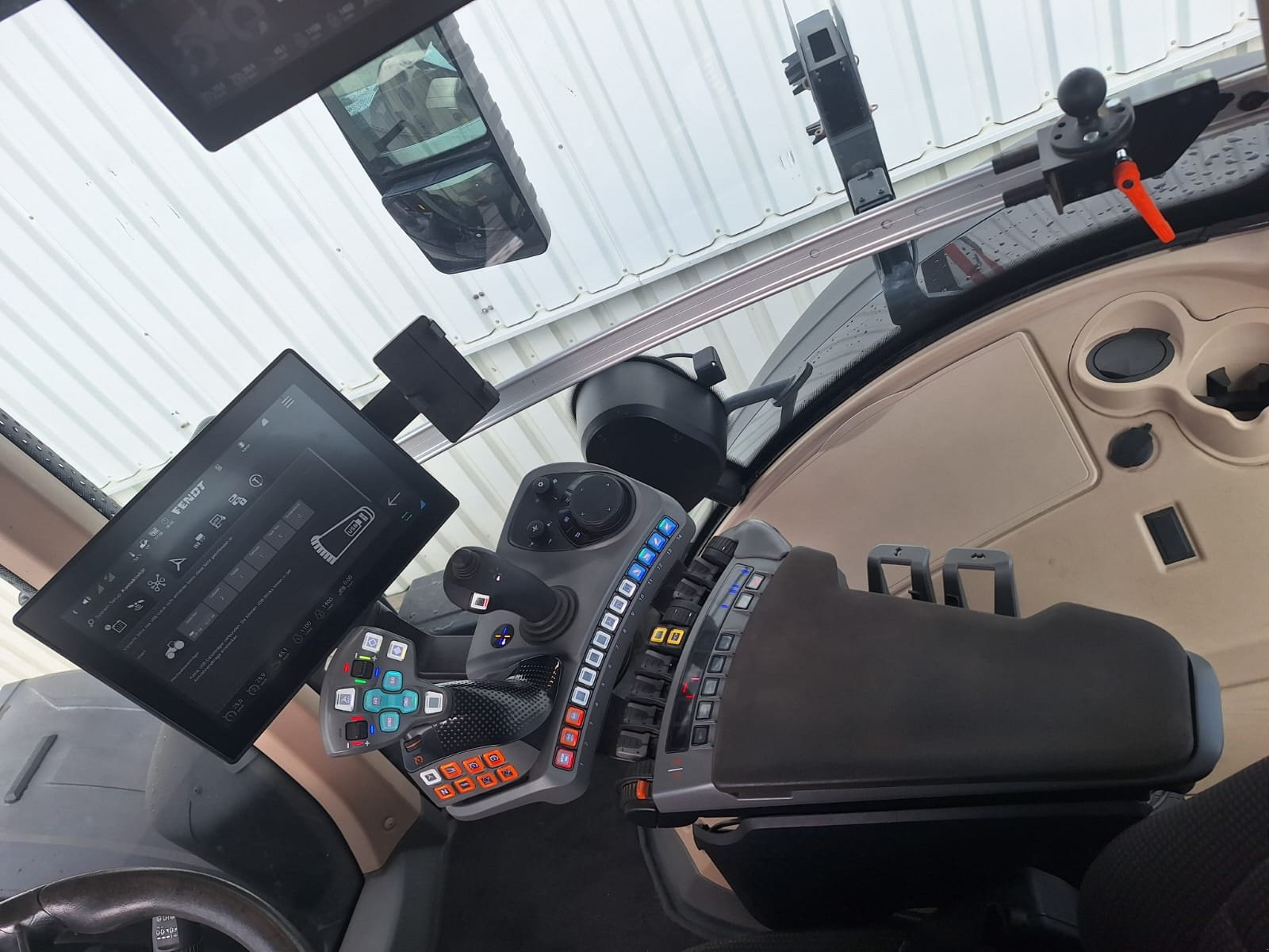 Traktor des Typs Fendt 942 Vario Gen7 Profi+ Sett2, Gebrauchtmaschine in Holle- Grasdorf (Bild 14)