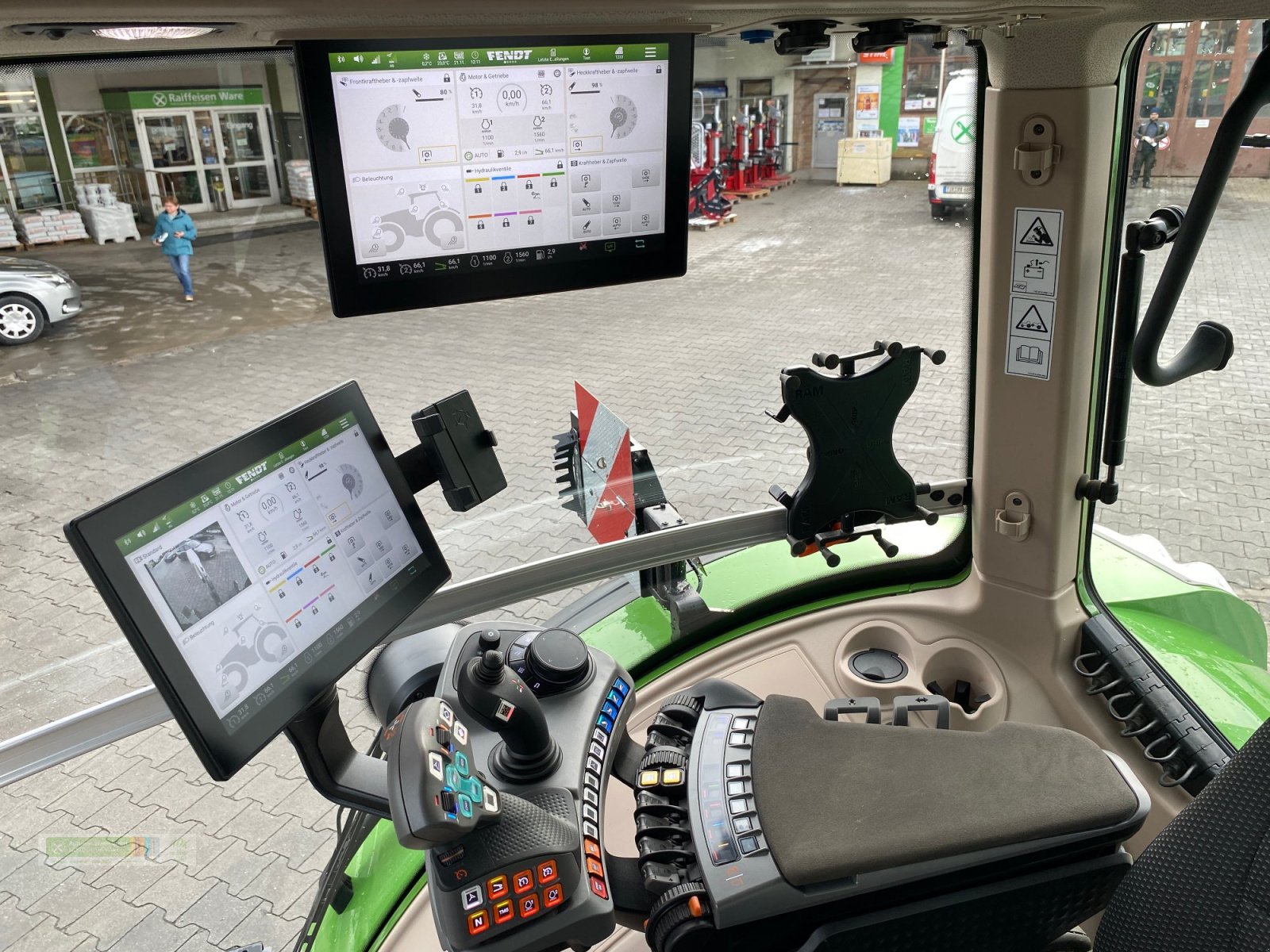 Traktor of the type Fendt 942 Vario Gen.7 Profi+ Setting 2, Gebrauchtmaschine in Tirschenreuth (Picture 9)