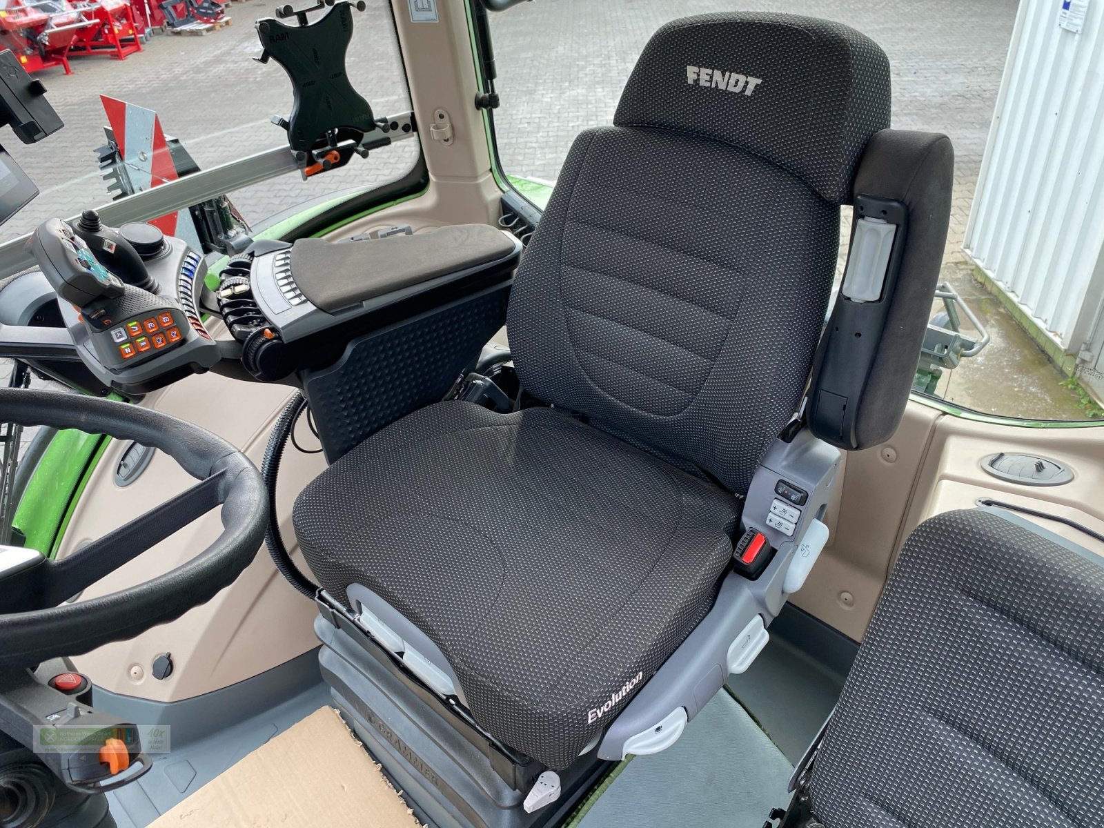 Traktor of the type Fendt 942 Vario Gen.7 Profi+ Setting 2, Gebrauchtmaschine in Tirschenreuth (Picture 10)