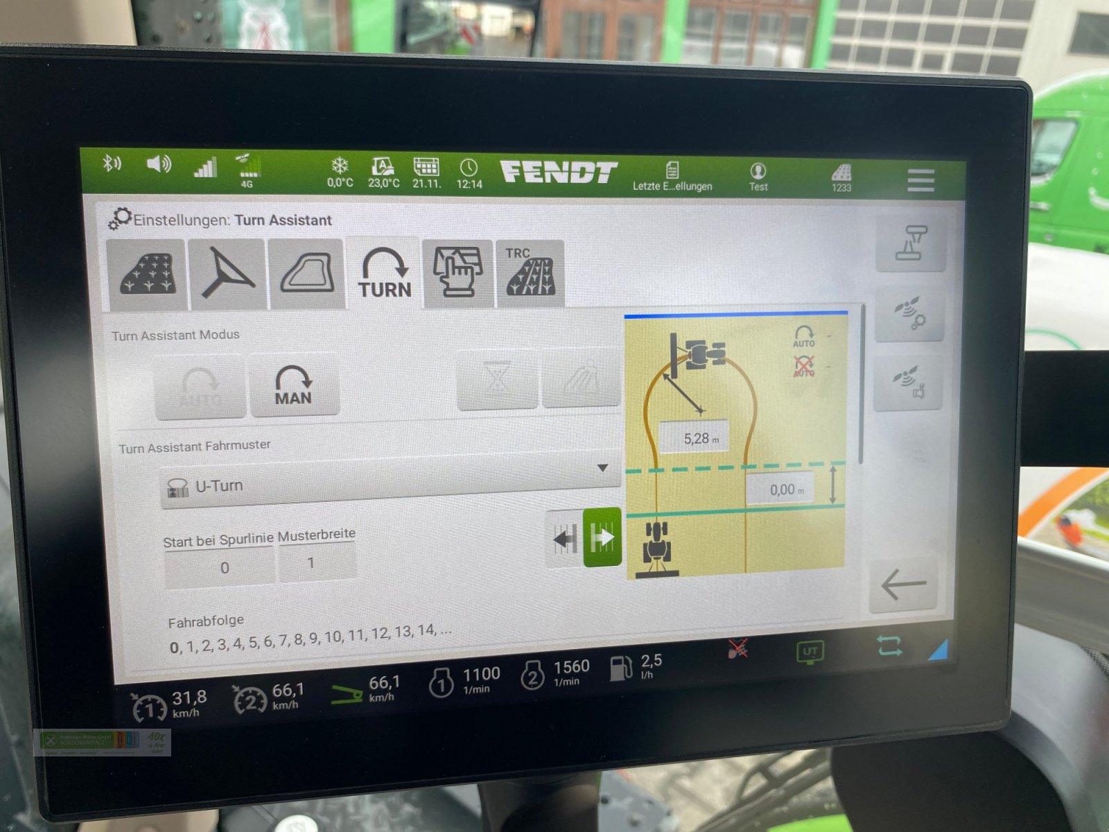 Traktor of the type Fendt 942 Vario Gen.7 Profi+ Setting 2, Gebrauchtmaschine in Tirschenreuth (Picture 11)