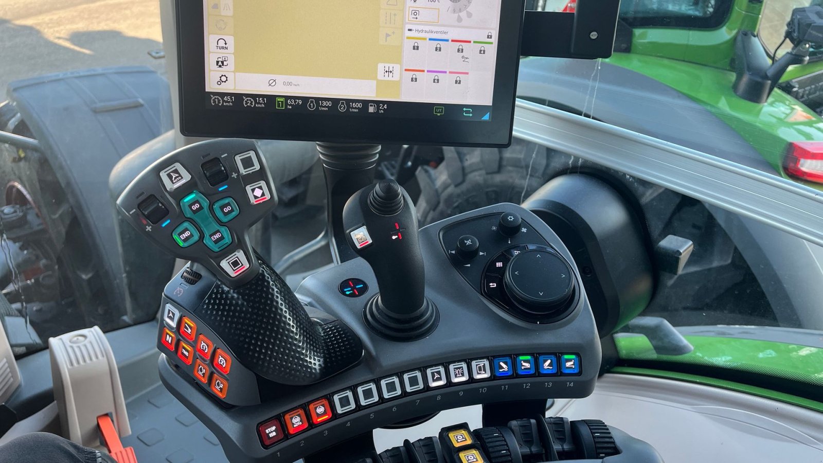 Traktor of the type Fendt 942 Vario Gen7 Profi+ Setting2 Front pto, Gebrauchtmaschine in Rødekro (Picture 13)