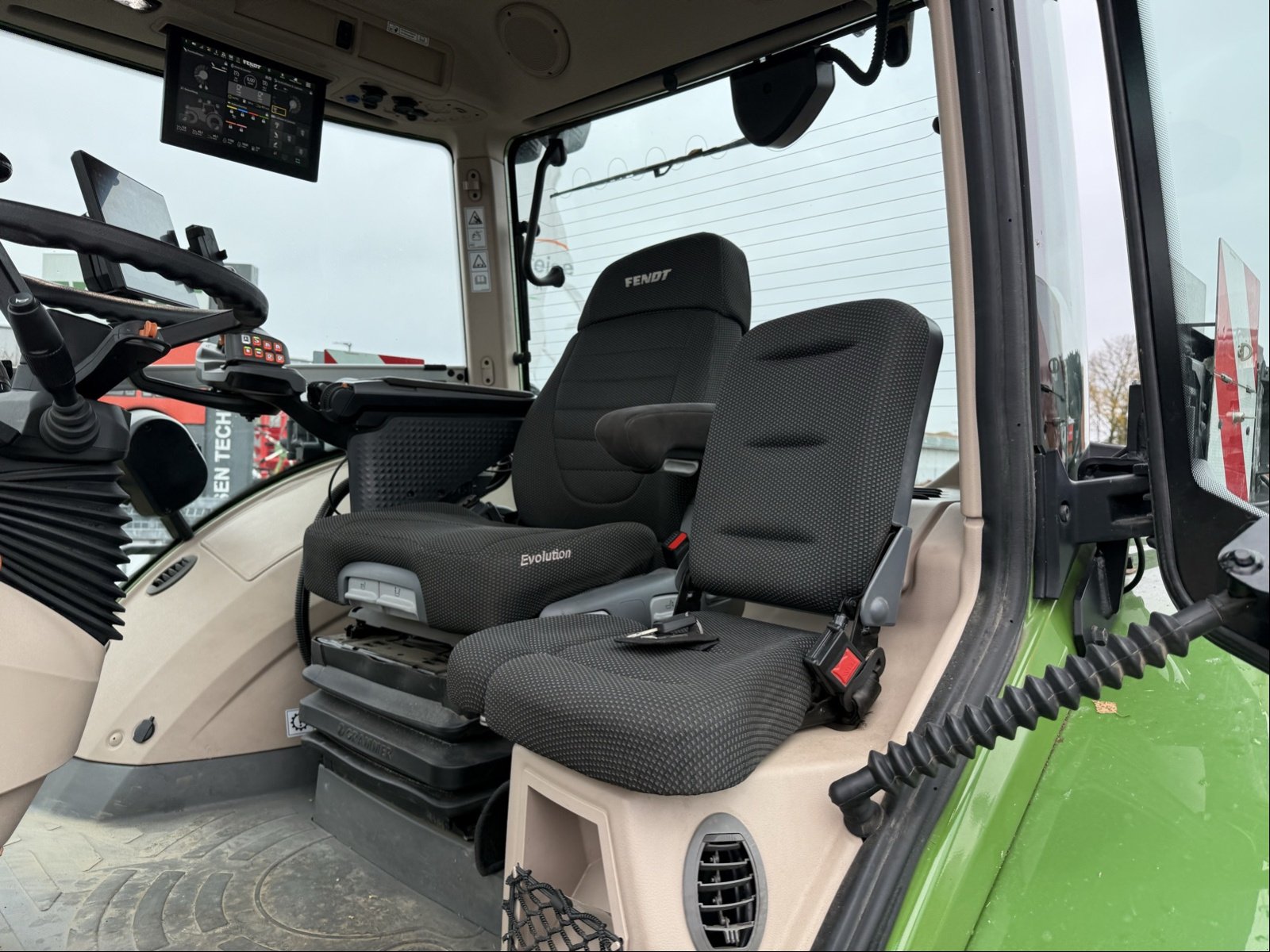 Traktor des Typs Fendt 942 Vario Gen7 ProfiPlus, Gebrauchtmaschine in Elmenhorst-Lanken (Bild 11)