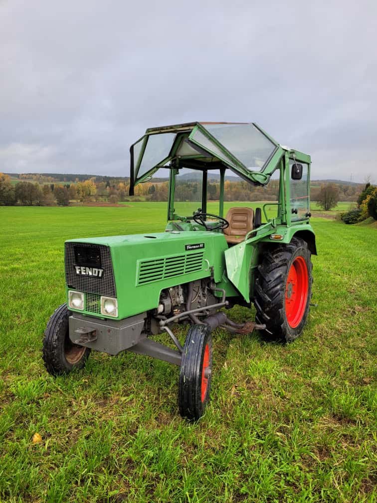 Traktor типа Fendt Farmer 103 S, Gebrauchtmaschine в Moosbach (Фотография 1)