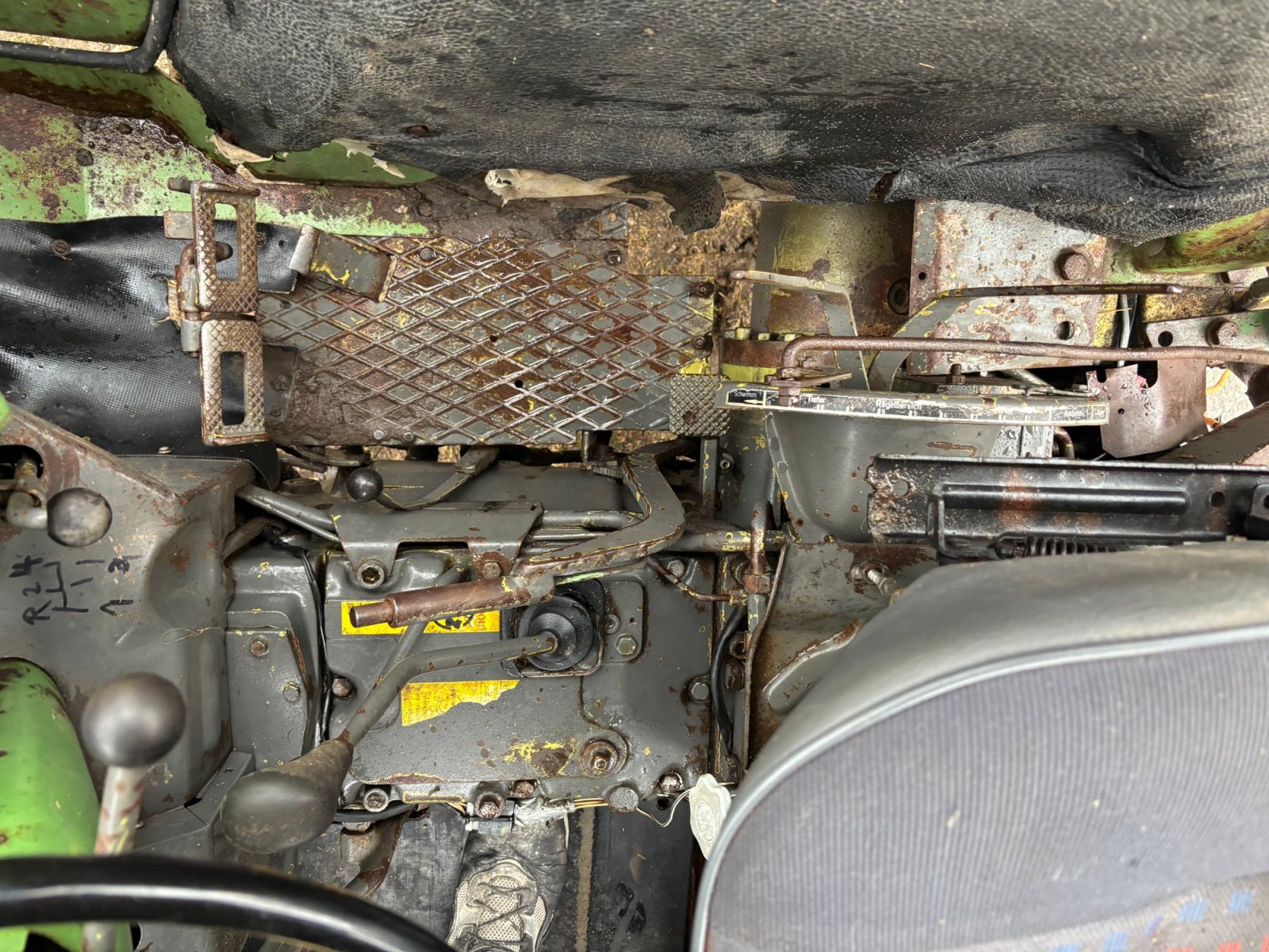 Traktor typu Fendt Farmer 108 SA, Gebrauchtmaschine w Pemfling (Zdjęcie 10)