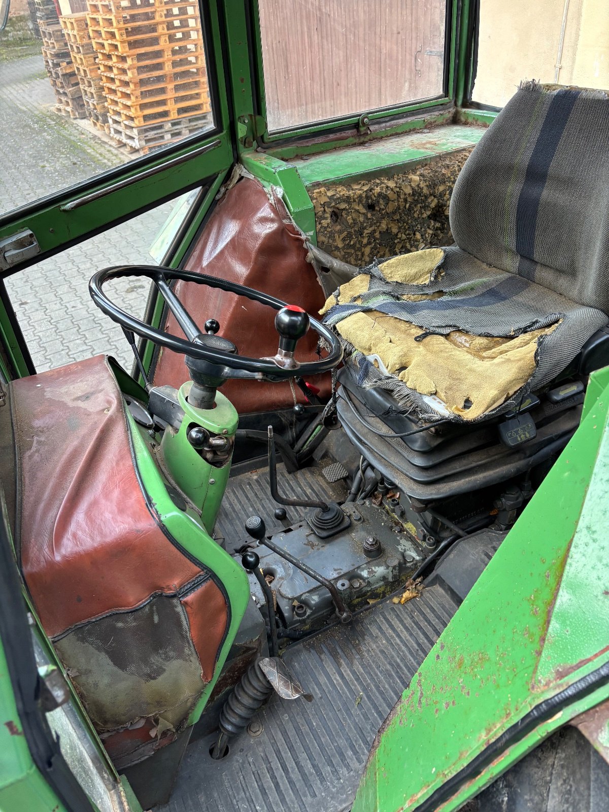 Traktor van het type Fendt Farmer 108, Gebrauchtmaschine in Hagenbüchach (Foto 14)