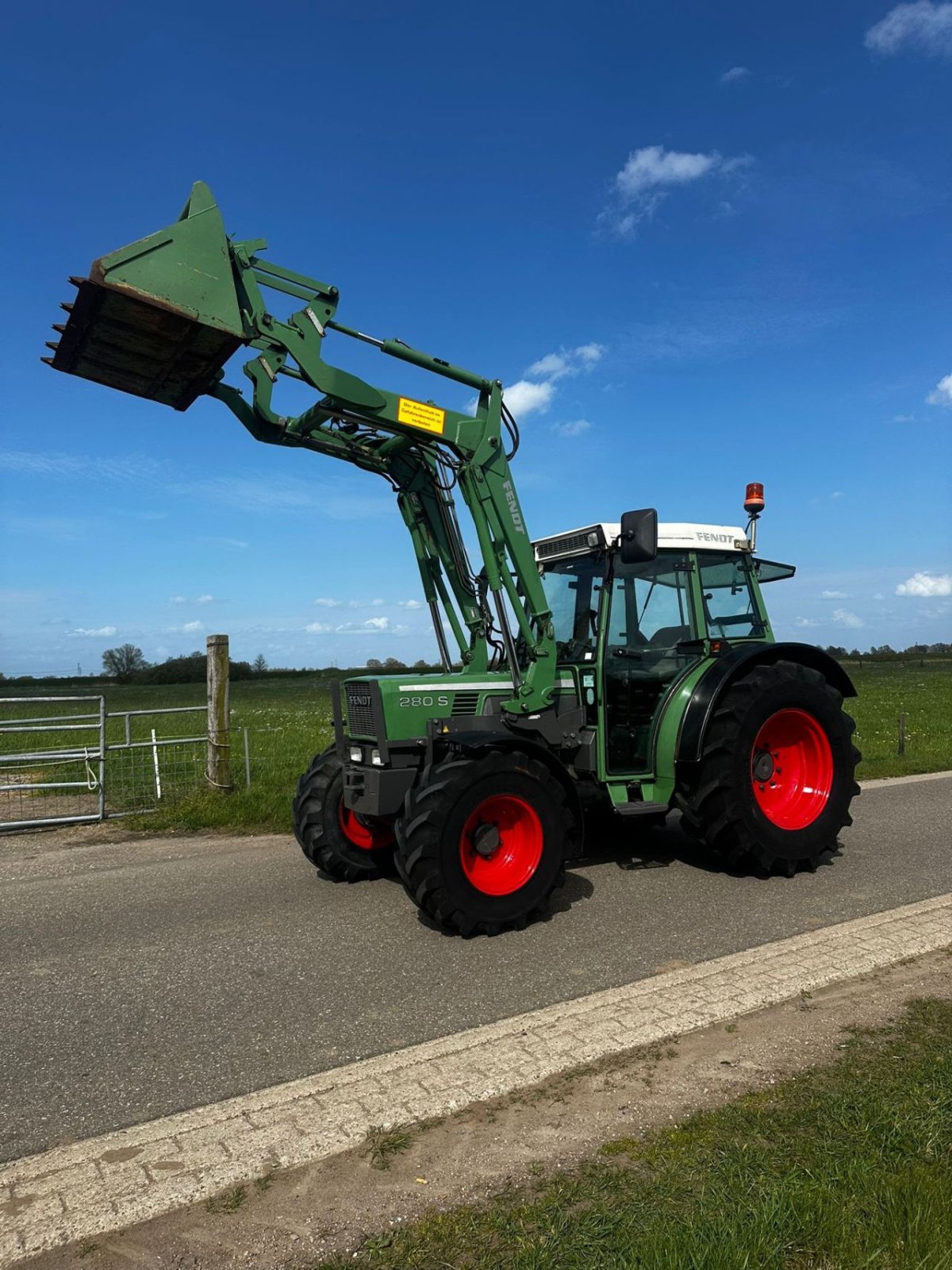 Traktor типа Fendt Farmer 280 SA, Gebrauchtmaschine в zwolle (Фотография 1)