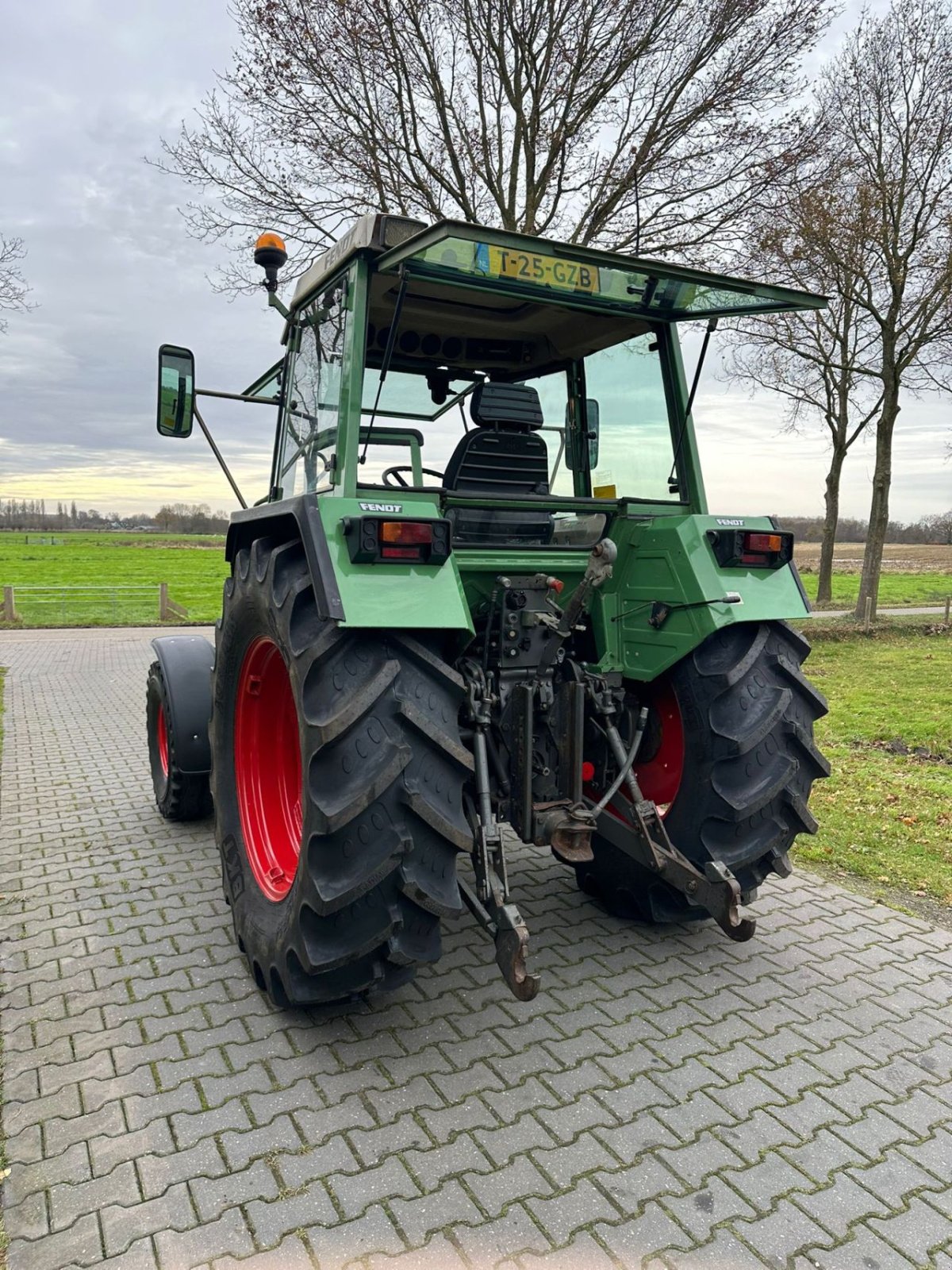 Traktor типа Fendt Farmer 304 LS, Gebrauchtmaschine в zwolle (Фотография 4)