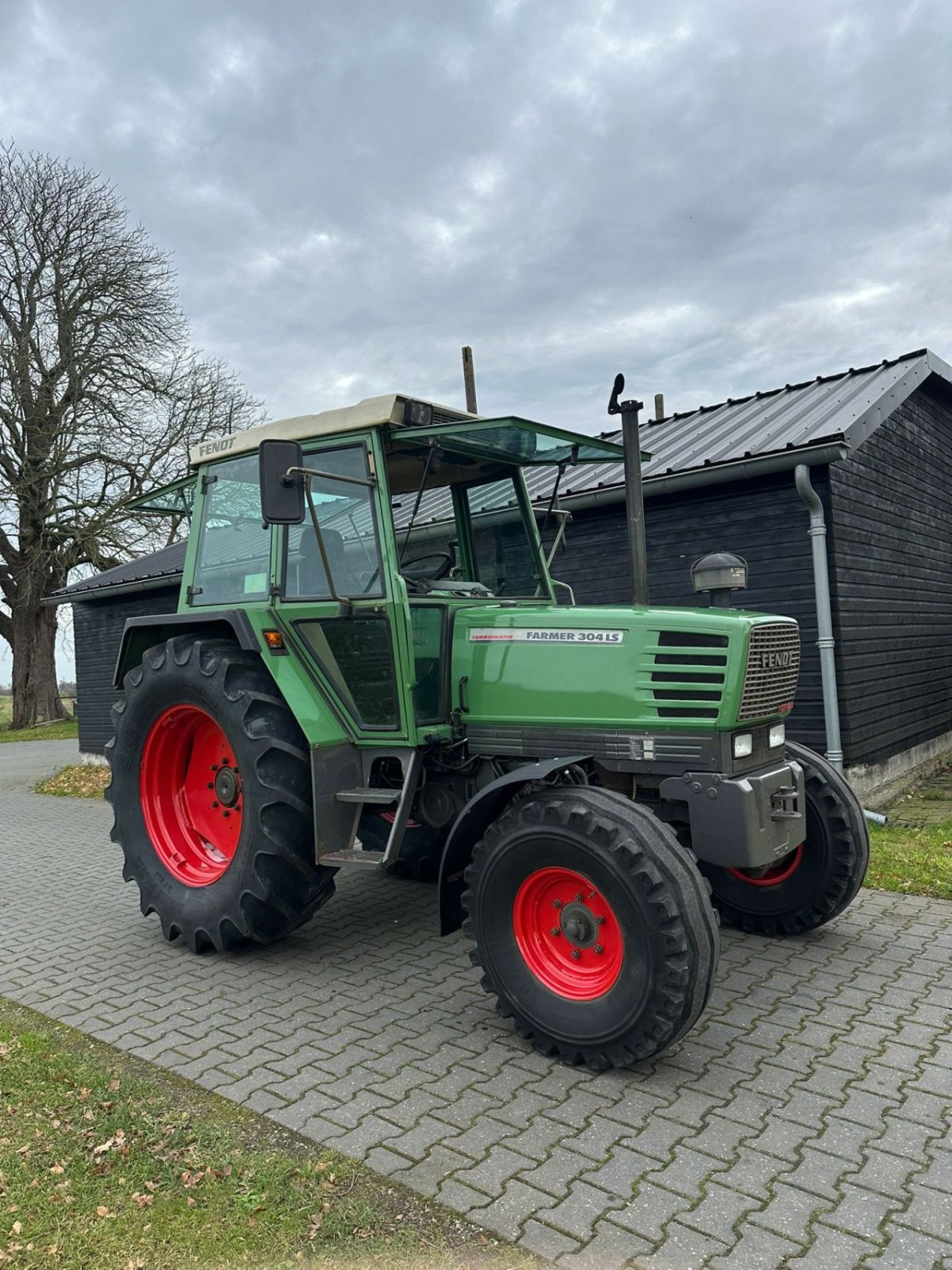 Traktor типа Fendt Farmer 304 LS, Gebrauchtmaschine в zwolle (Фотография 2)