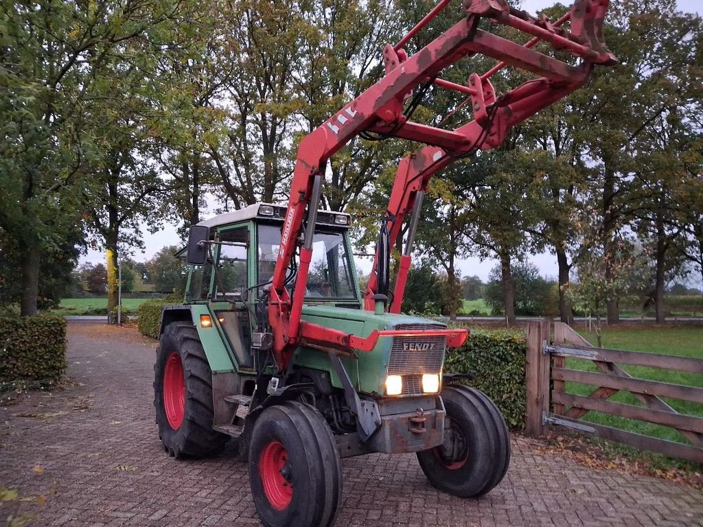 Traktor of the type Fendt FARMER 305 LS 40 km met voorlader bak en vork, Gebrauchtmaschine in Lunteren (Picture 1)