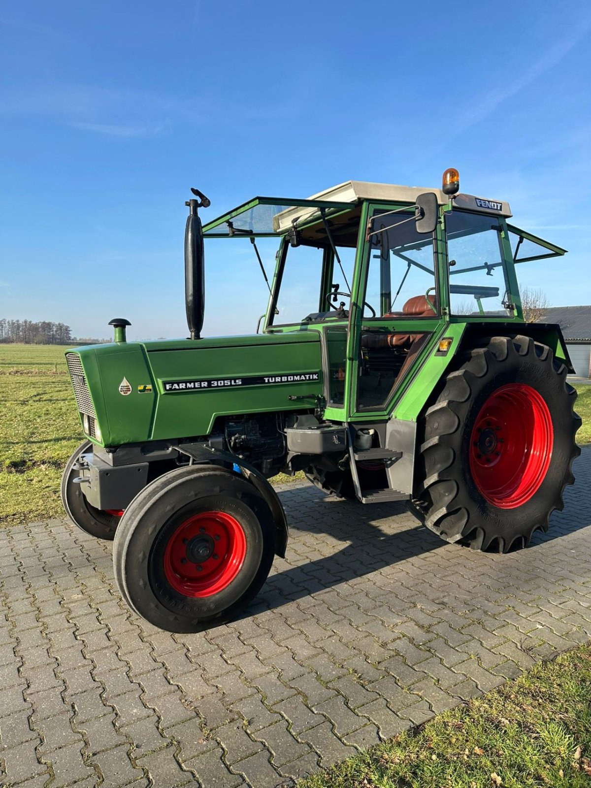 Traktor a típus Fendt Farmer 305 LS, Gebrauchtmaschine ekkor: zwolle (Kép 1)
