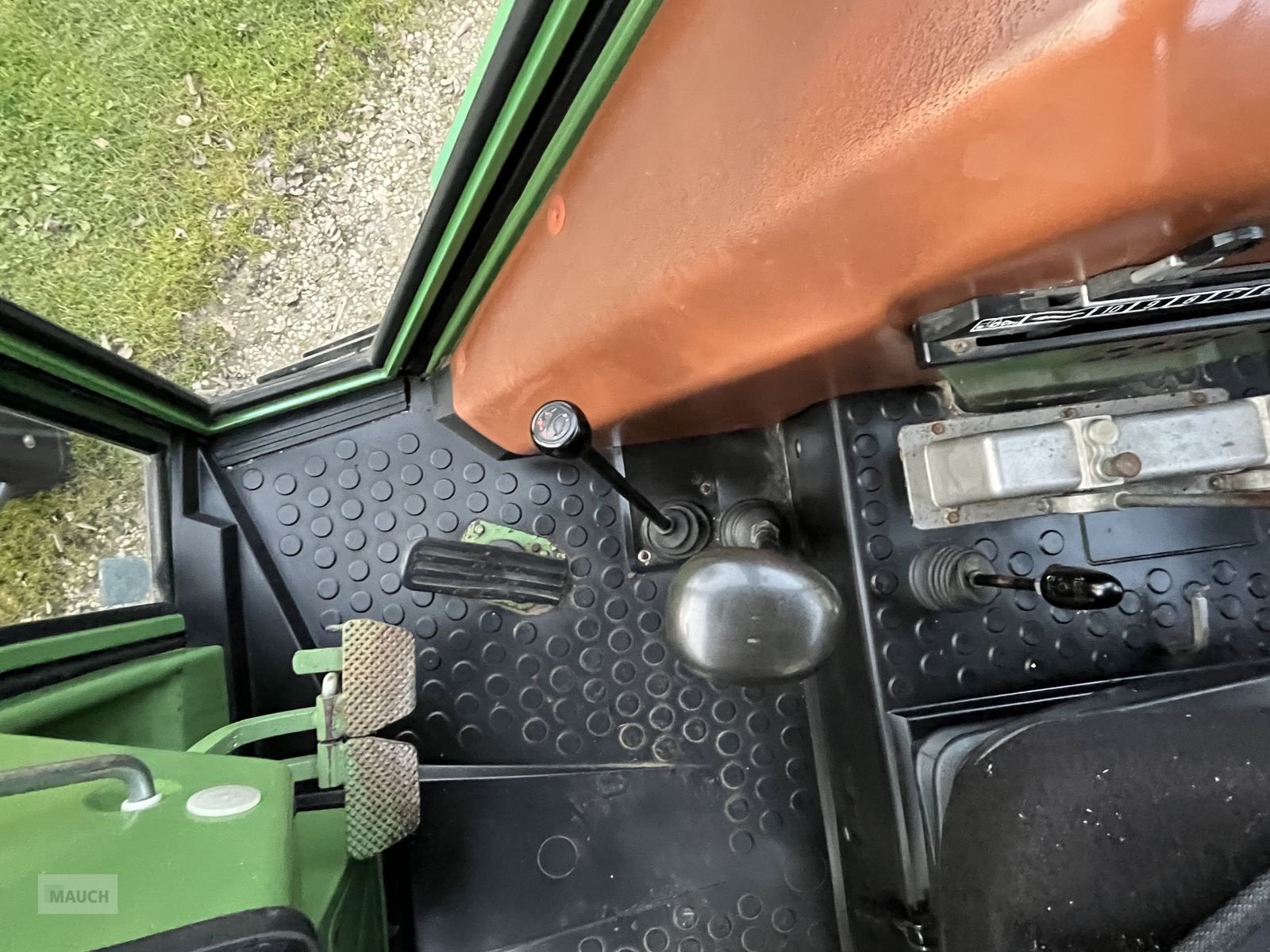 Traktor типа Fendt Farmer 305, Gebrauchtmaschine в Burgkirchen (Фотография 22)