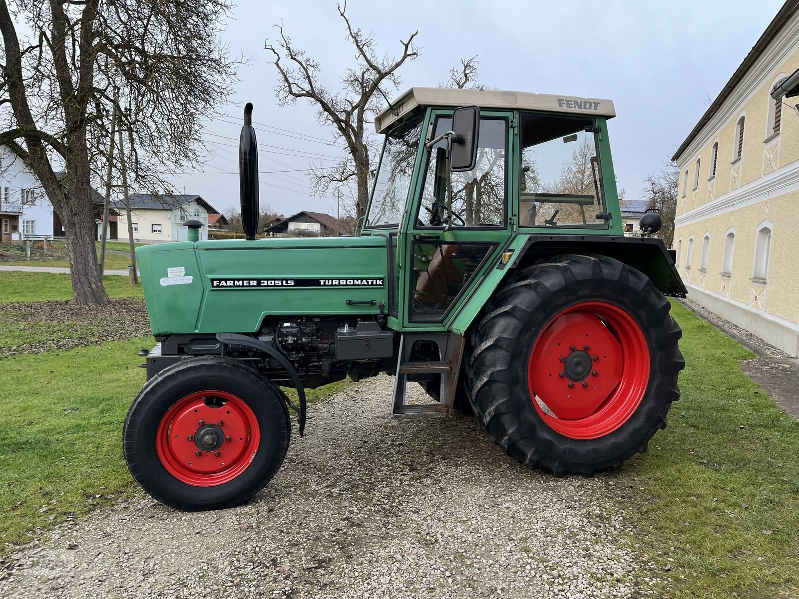 Traktor типа Fendt Farmer 305, Gebrauchtmaschine в Burgkirchen (Фотография 7)