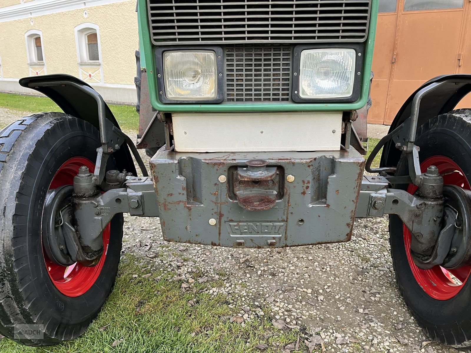 Traktor типа Fendt Farmer 305, Gebrauchtmaschine в Burgkirchen (Фотография 4)